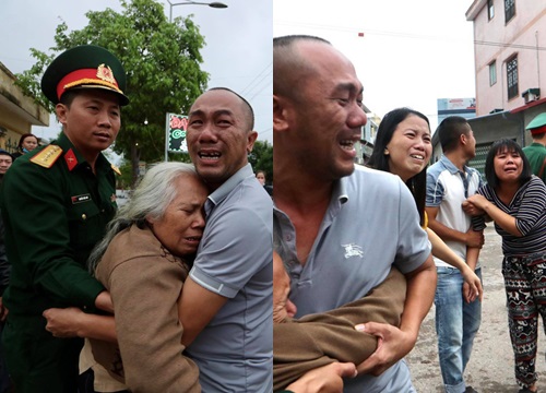 Người thân kêu gào, khóc thảm thiết khi đến nhận thi thể 17 quân nhân bị vùi lấp ở Quảng Trị