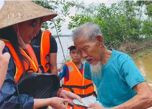 Thủy Tiên: Chưa tròn 10 tuổi đã mất cha và chuyện cãi lời mẹ lập nghiệp