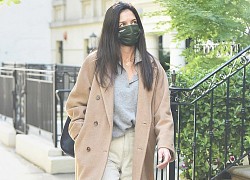 Vắng bạn trai, Katie Holmes mặc đồ xuề xòa ra phố một mình