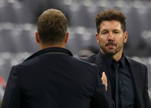 Atletico thua "lấm lưng trắng bụng", HLV Simeone trút giận ở phòng họp báo