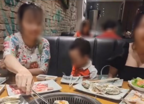 Nhà hàng buffet có nhân viên khóc vì khách "ăn quỵt" 5 triệu bị netizen công khai tin nhắn: "Chi phí trừ vào lương mỗi tháng, không trừ một lần"