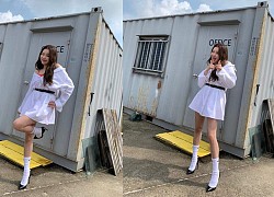 Diện kiểu áo y hệt Jennie, JooE (Momoland) khiến khán giả 'ngã ngửa' trước cách mix đồ cực khó hiểu