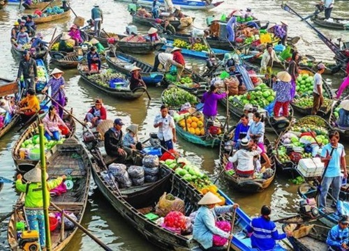 Đừng để chợ nổi "chìm" theo thời gian