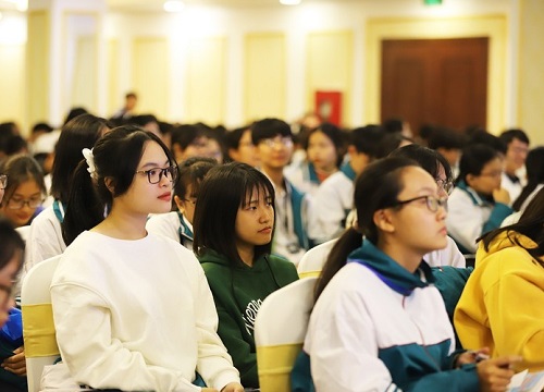 Gần 600 học sinh được định hướng hành trang vào đại học với chứng chỉ IELTS