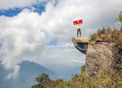 Hai cung đường núi tựa cổ tích