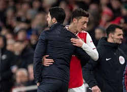 HLV Arteta giải thích việc loại Ozil khỏi 2 đấu trường lớn nhất của Arsenal