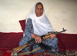 Nữ tư lệnh khét tiếng Afghanistan đầu hàng Taliban