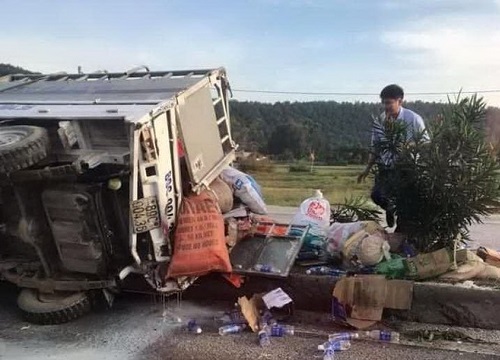 Thanh niên gặp nạn khi chở hàng cứu trợ miền Trung: 'Chồng ơi, sao đây?'