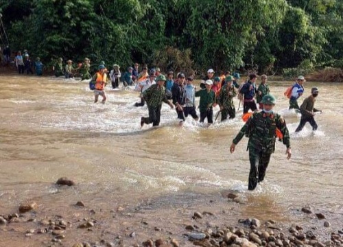 Tìm thấy thi thể 3 anh em ruột bị núi sạt lở vùi lấp ở Quảng Bình