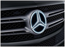 Mercedes triệu hồi xe vì lỗi logo phát sáng