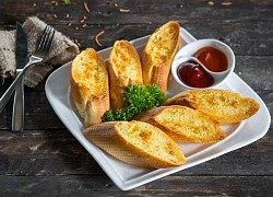 10 phút xong ngay bánh mì bơ tỏi cho bữa sáng nhanh gọn