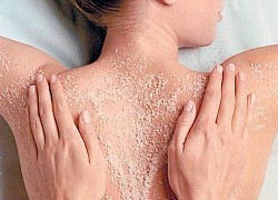 Cách làm đẹp độc đáo của phụ nữ khắp thế giới: Massage bằng cát mịn