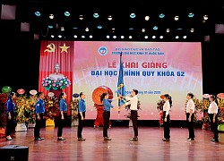 ĐH Kinh tế Quốc dân khai giảng năm học mới: Thủ khoa khối A00 nhận thưởng lớn