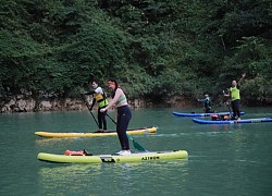 Hàng trăm người chèo ván và thuyền đủ sắc màu, chinh phục hẻm vực sâu hun hút Tu Sản