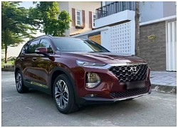 Hyundai SantaFe máy dầu full-option "chạy lướt" bán rẻ hơn cả trăm triệu đồng