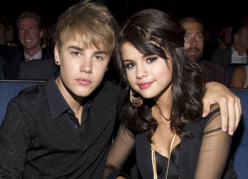 Justin Bieber nói bóng gió về Selena Gomez