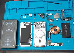 Khám phá 'nội thất' chiếc iPhone 12 Pro đầu tiên tại Việt Nam