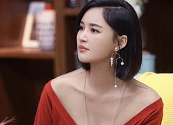 Kỷ niệm 3 năm ngày cưới, chồng tặng tôi chiếc kiềng vàng 5 chỉ khiến tôi rất vui, song đêm ấy thấy anh quỳ gối trước giường mẹ chồng, tôi rụng rời tay chân