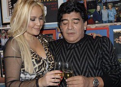 Maradona đuổi hết người thân ra khỏi nhà