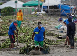 Philippines dừng hoạt động trên biển, sơ tán dân tránh bão Molave