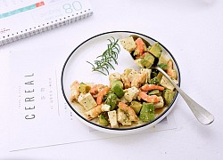 Salad bơ mix tôm đơn giản, thanh đạm cho người giảm cân