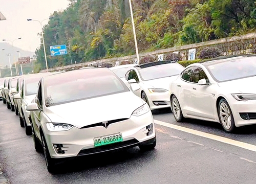 Tesla thu hồi 30.000 xe điện ở Trung Quốc