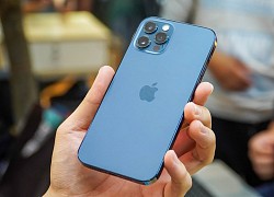 Apple đang muốn &#8220;giết&#8221; iPhone xách tay tại Việt Nam?