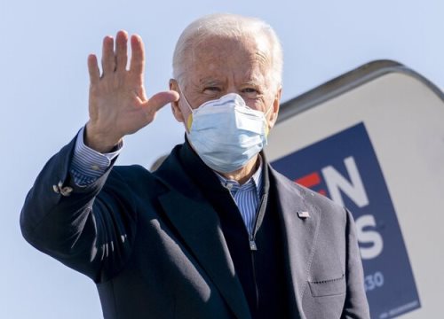 Biden tiếp tục dẫn trước Trump theo thăm dò