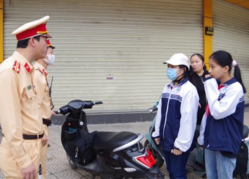 Công an Phủ Lý tăng cường kiểm tra HS,SV vi phạm Luật Giao thông