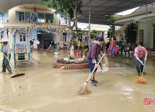 Đức Thọ tất bật dọn vệ sinh, sớm đón học sinh trở lại trường