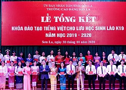 Trường Cao đẳng Sơn La trao chứng chỉ tiếng Việt cho 184 lưu học sinh Lào