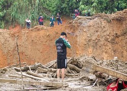 Mong ngóng tung tích nạn nhân vụ sạt lở ở Trà Leng