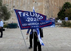 Người Israel đến mộ Thánh cầu nguyện cho Trump