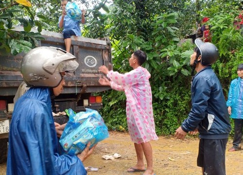 Quảng Nam hướng dẫn các tổ chức, cá nhân đến cứu trợ sau bão lũ