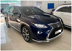 Lexus RX 7 chỗ dùng 1 năm lỗ cả tỉ đồng tại Việt Nam