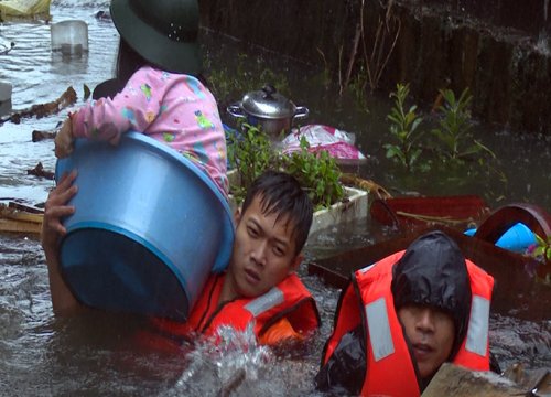 Sơ tán an toàn hàng nghìn hộ dân ở Nghệ An