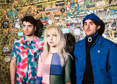 Zac Farro (Paramore) lên tiếng sau khi Hayley Williams ám chỉ có cựu thành viên kì thị người đồng tính