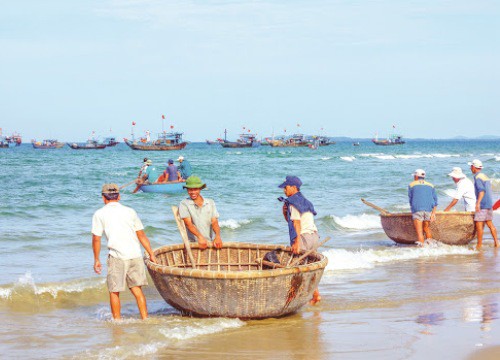 Bảo vệ nguồn lợi thủy sản ven bờ để bảo đảm sinh kế cho ngư dân