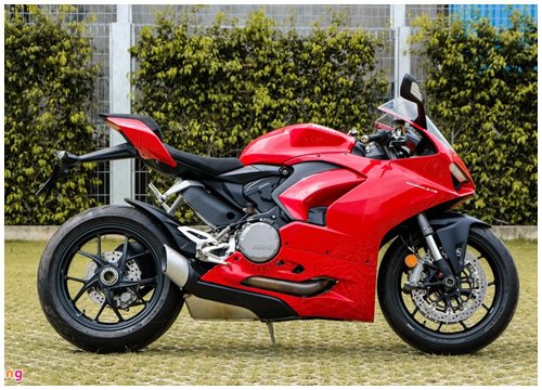 Chi tiết Ducati Panigale V2 giá 615 triệu đồng tại Việt Nam