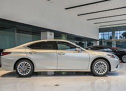 Lexus ES 2021 ra mắt thị trường Việt Nam, bổ sung trang bị, giá không đổi