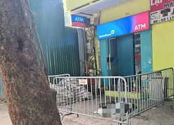 Người đàn ông tử vong cạnh cây ATM