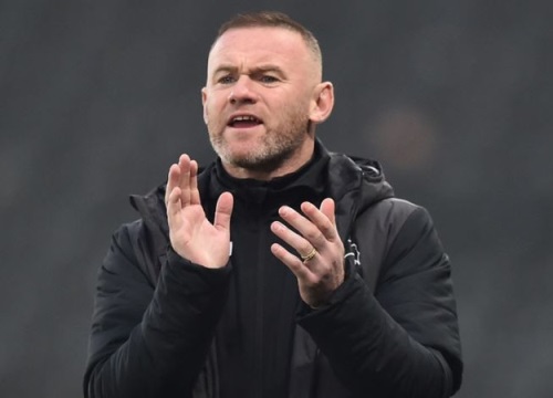 Rooney giành điểm đầu tiên trên cương vị huấn luyện viên