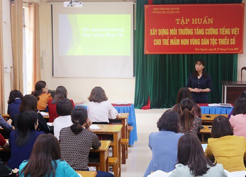 Thái Nguyên: Tập huấn xây dựng môi trường tiếng Việt cho trẻ DTTS