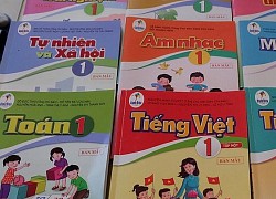 Sách giáo khoa làm cuốn chiếu như hiện nay là không ổn