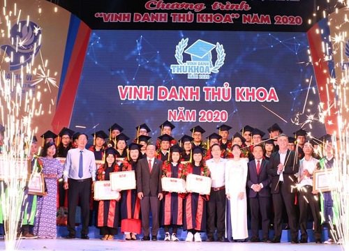 TP.HCM vinh danh 60 thủ khoa