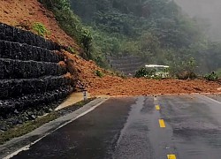 Tuyến Nha Trang - Đà Lạt bị tê liệt do sạt lở