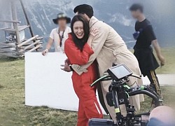 Cảnh Son Ye Jin mừng ra mặt vì được ôm Hyun Bin lần đầu tiết lộ trong "Hạ cánh nơi anh", người trong cuộc "tự khai" thì yêu là cái chắc!