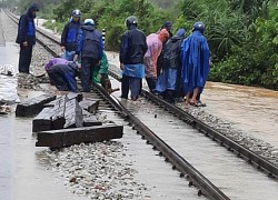 Công nhân đường sắt và nỗi lo mùa lũ