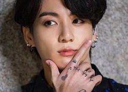 Jungkook có thêm hình xăm mới, fan mòn mắt tìm kiếm danh tính &#8216;em yêu&#8217;