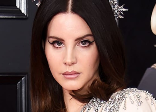 Lana Del Rey mắng người hâm mộ về chuyện bầu cử tổng thống